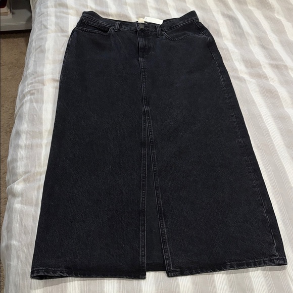 Madewell Denim Mid-Rise Maxi Skirt in Lunar Wash (26) NWT - Picture 4 of 4